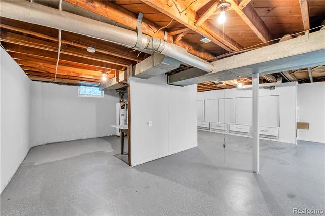 3216 Maplewood Avenue, Royal Oak, MI 48073