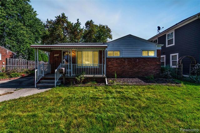 3216 Maplewood Avenue, Royal Oak, MI 48073