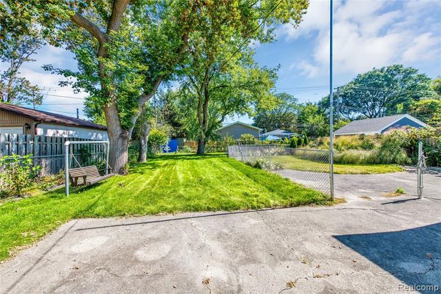 3216 Maplewood Avenue, Royal Oak, MI 48073