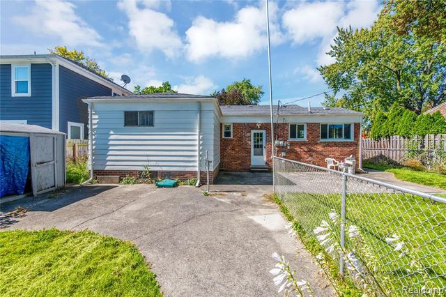 3216 Maplewood Avenue, Royal Oak, MI 48073