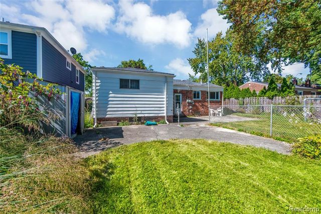 3216 Maplewood Avenue, Royal Oak, MI 48073