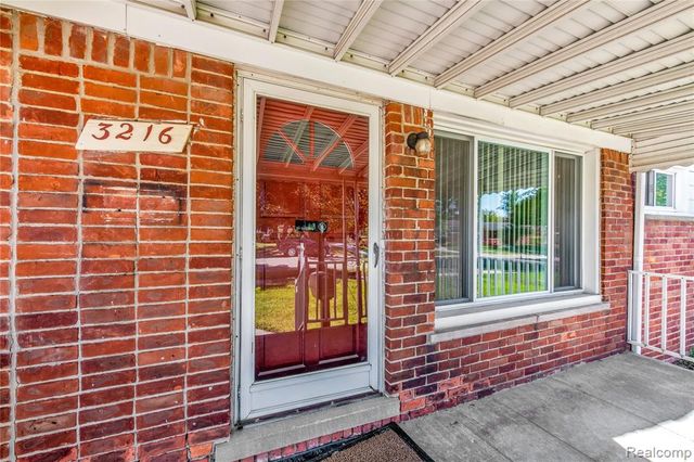 3216 Maplewood Avenue, Royal Oak, MI 48073