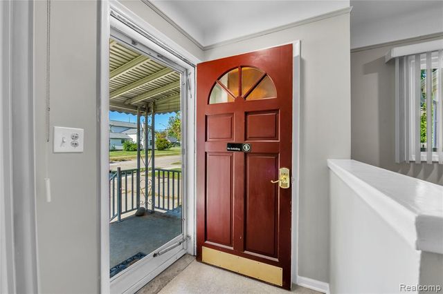 3216 Maplewood Avenue, Royal Oak, MI 48073