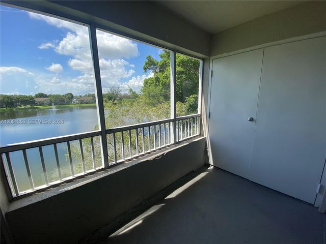 2820 N Oakland Forest Dr 307, Oakland Park, FL 33309