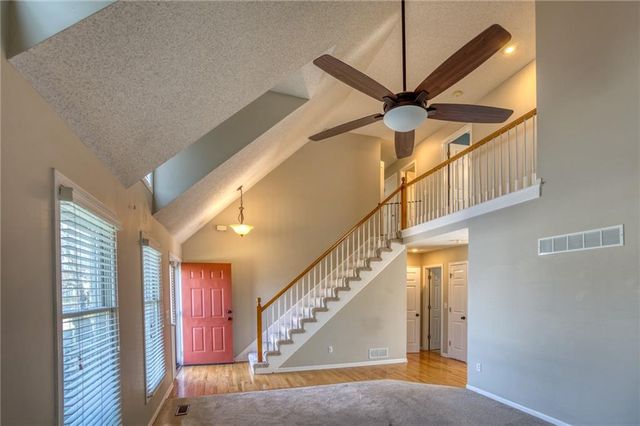 8701 N Winan Avenue, Kansas City, MO 64153