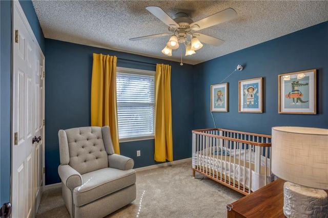 8701 N Winan Avenue, Kansas City, MO 64153