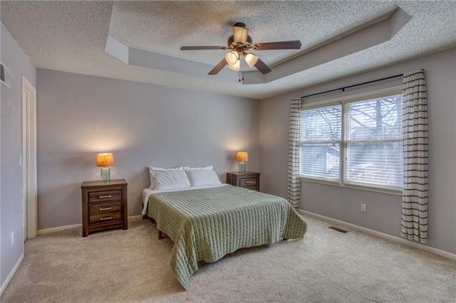 8701 N Winan Avenue, Kansas City, MO 64153