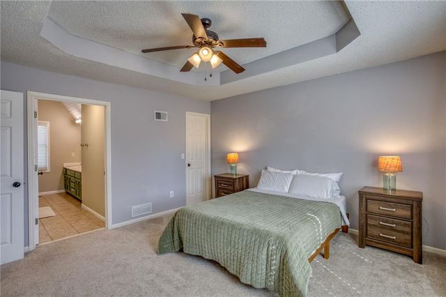 8701 N Winan Avenue, Kansas City, MO 64153