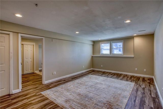 8701 N Winan Avenue, Kansas City, MO 64153