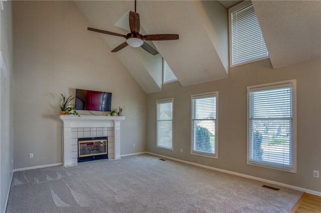 8701 N Winan Avenue, Kansas City, MO 64153