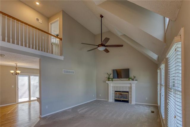 8701 N Winan Avenue, Kansas City, MO 64153