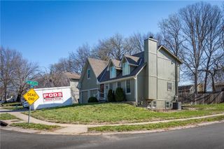 8701 N Winan Avenue, Kansas City, MO 64153