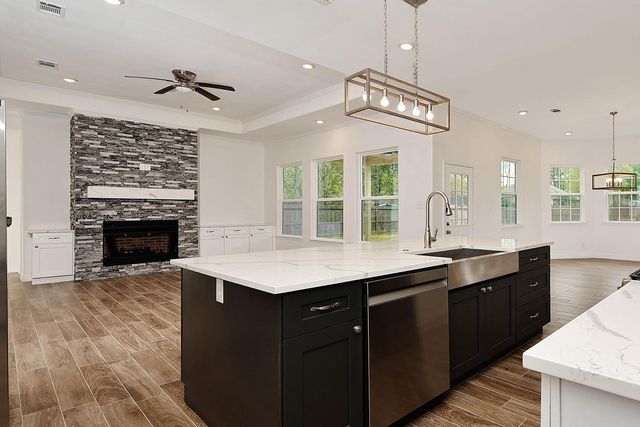 914 Box Elder Drive, Magnolia, TX 77354