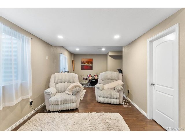 6271 N Genoa St, Aurora, CO 80019