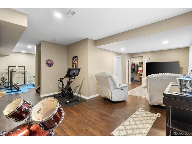 6271 N Genoa St, Aurora, CO 80019