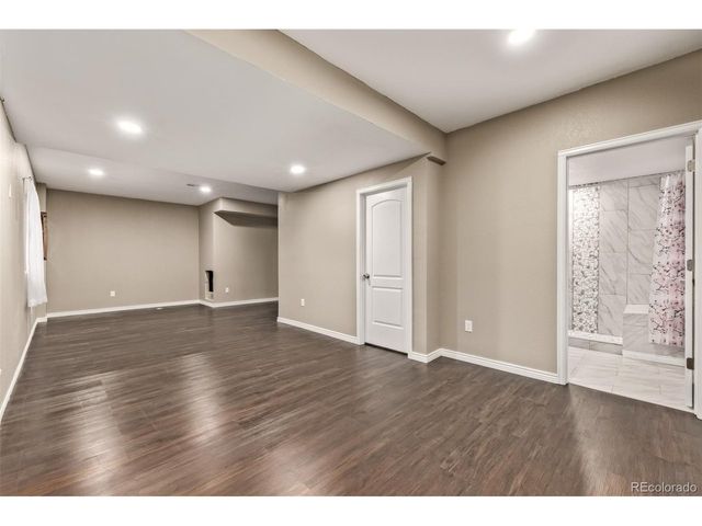 6271 N Genoa St, Aurora, CO 80019