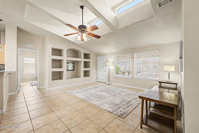 3301 S GOLDFIELD Road 2064, Apache Junction, AZ 85119