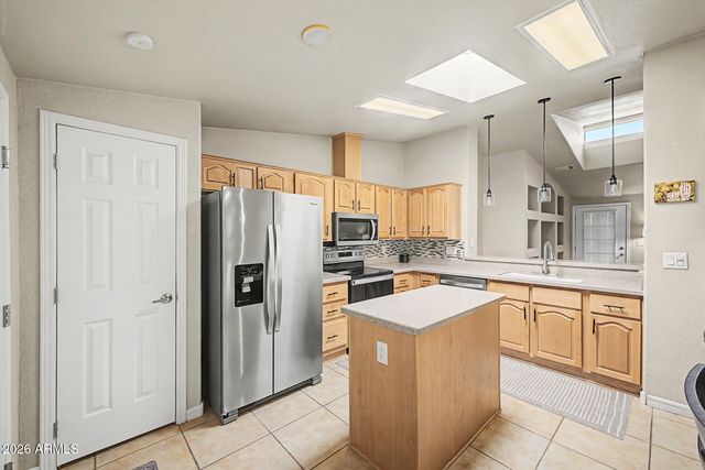 3301 S GOLDFIELD Road 2064, Apache Junction, AZ 85119