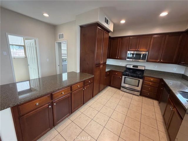 425 Merced Court, Corona, CA 92878