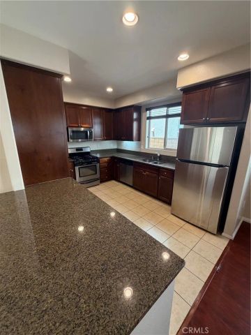 425 Merced Court, Corona, CA 92878