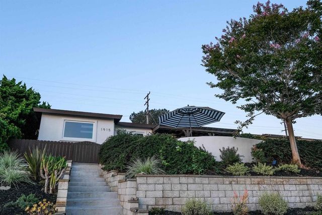 1915 Montgomery Ave, Cardiff By The Sea, CA 92007