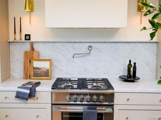 1915 Montgomery Ave, Cardiff By The Sea, CA 92007