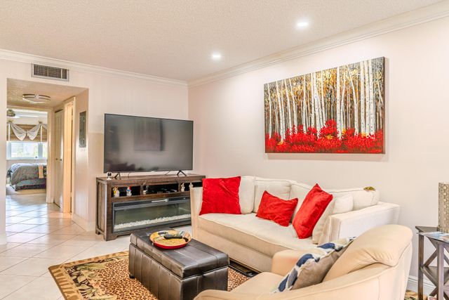 4675 NW 3rd Court C, Delray Beach, FL 33445