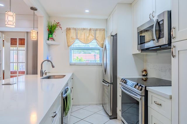 4675 NW 3rd Court C, Delray Beach, FL 33445