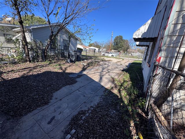 8650 Comer Drive, Dallas, TX 75217