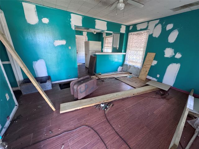 8650 Comer Drive, Dallas, TX 75217