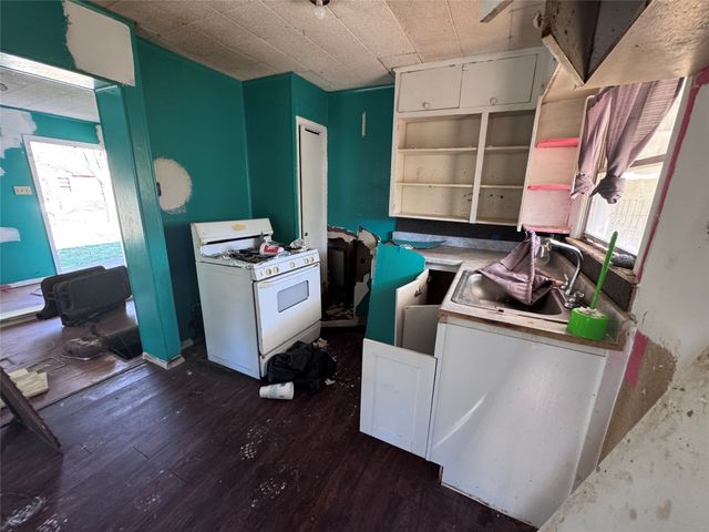 8650 Comer Drive, Dallas, TX 75217