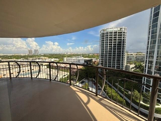 2843 S Bayshore Drive P4-F, Miami, FL 33133