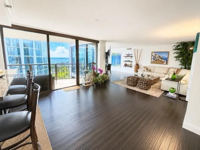 2843 S Bayshore Drive P4-F, Miami, FL 33133