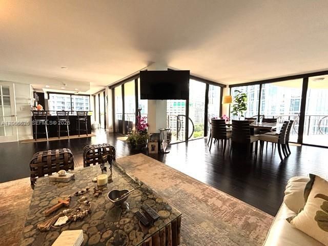 2843 S Bayshore Drive P4-F, Miami, FL 33133