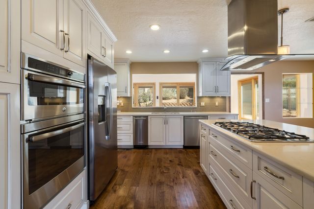 14325 Skyline Road NE, Albuquerque, NM 87123