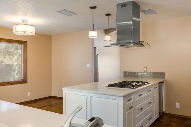 14325 Skyline Road NE, Albuquerque, NM 87123