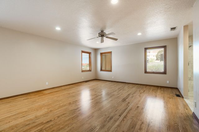 14325 Skyline Road NE, Albuquerque, NM 87123