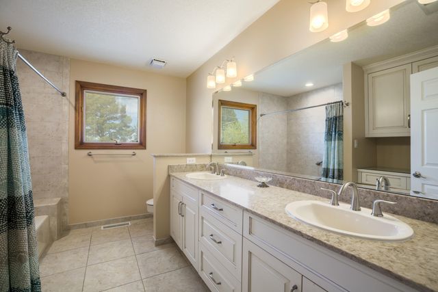 14325 Skyline Road NE, Albuquerque, NM 87123