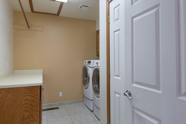 14325 Skyline Road NE, Albuquerque, NM 87123