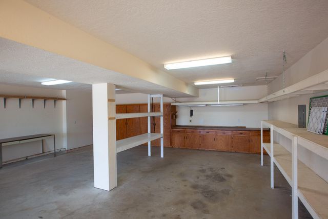 14325 Skyline Road NE, Albuquerque, NM 87123