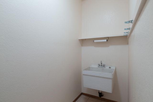 14325 Skyline Road NE, Albuquerque, NM 87123