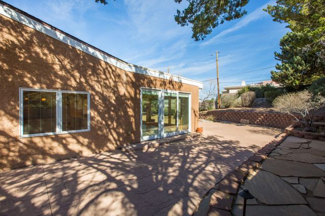 14325 Skyline Road NE, Albuquerque, NM 87123