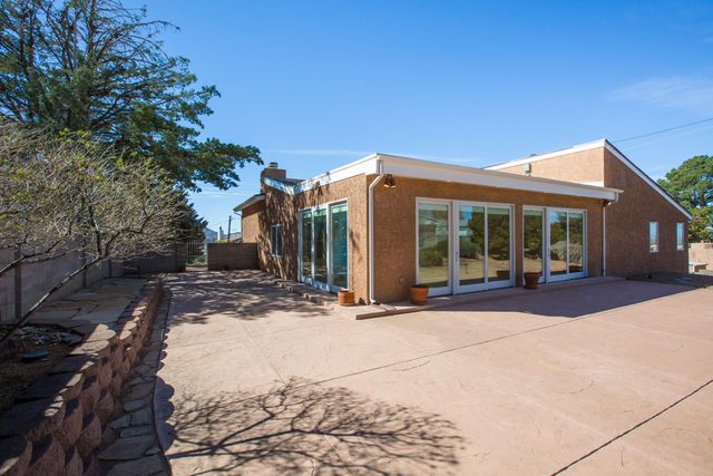 14325 Skyline Road NE, Albuquerque, NM 87123