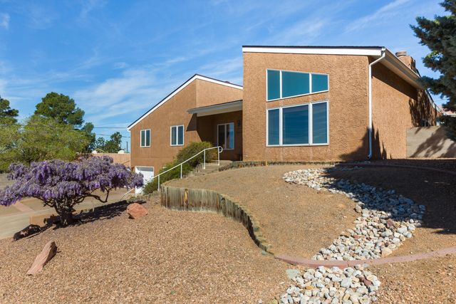 14325 Skyline Road NE, Albuquerque, NM 87123