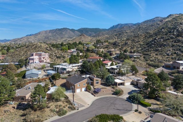 14325 Skyline Road NE, Albuquerque, NM 87123