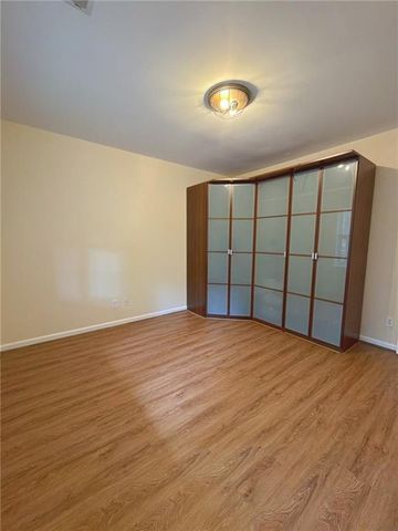 4012 Howell Park Road, Duluth, GA 30096