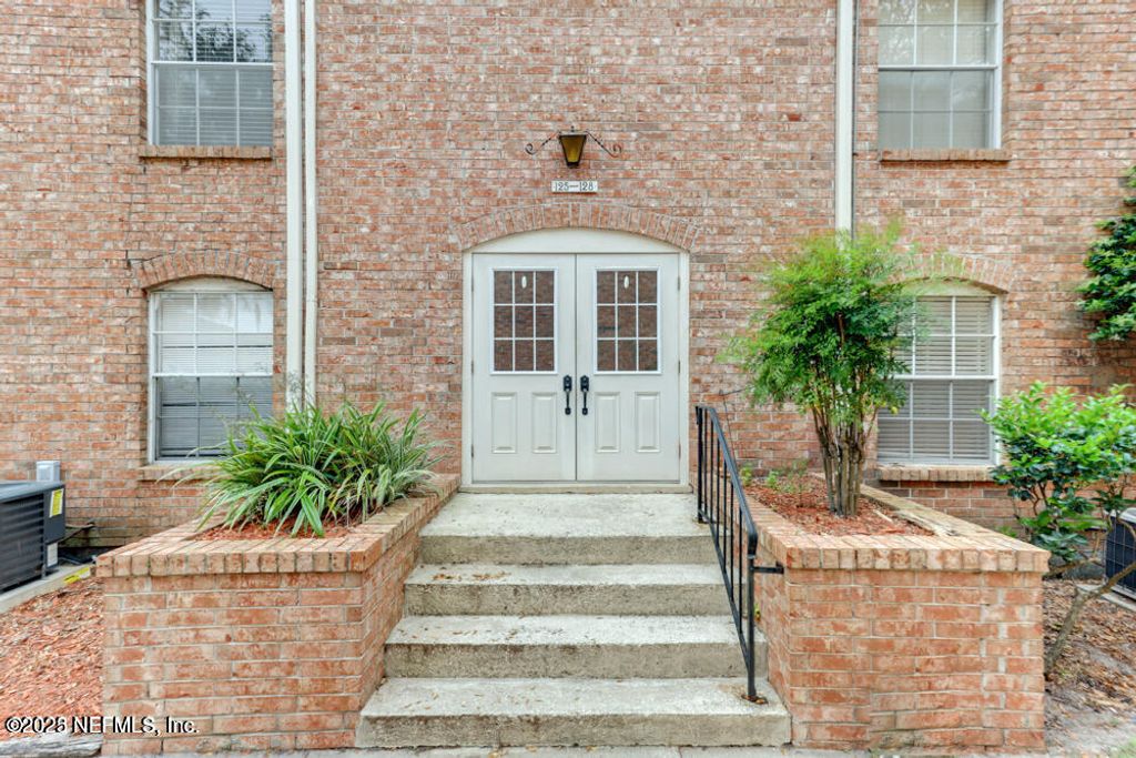 5201 ATLANTIC Boulevard 128, Jacksonville, FL 32207