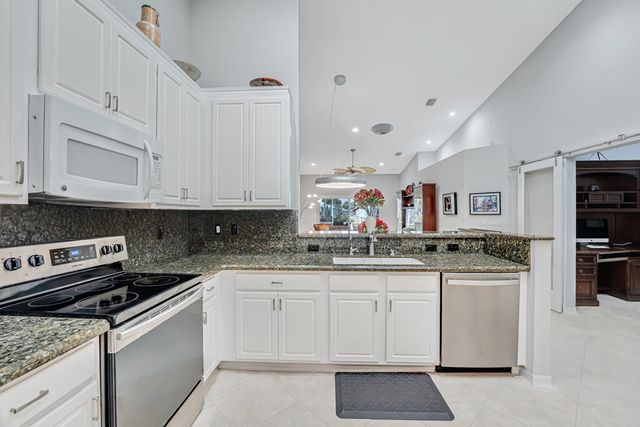 8590 Logia Circle, Boynton Beach, FL 33472