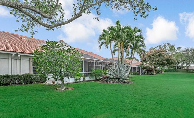 8590 Logia Circle, Boynton Beach, FL 33472
