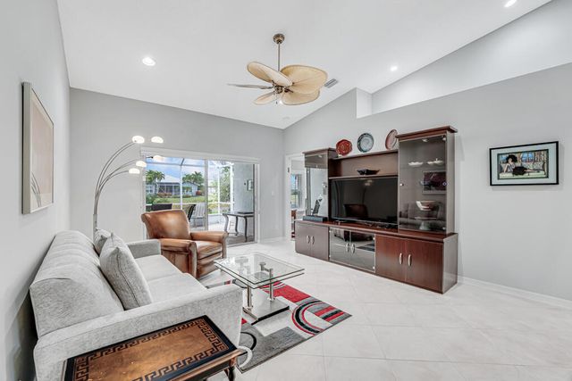 8590 Logia Circle, Boynton Beach, FL 33472